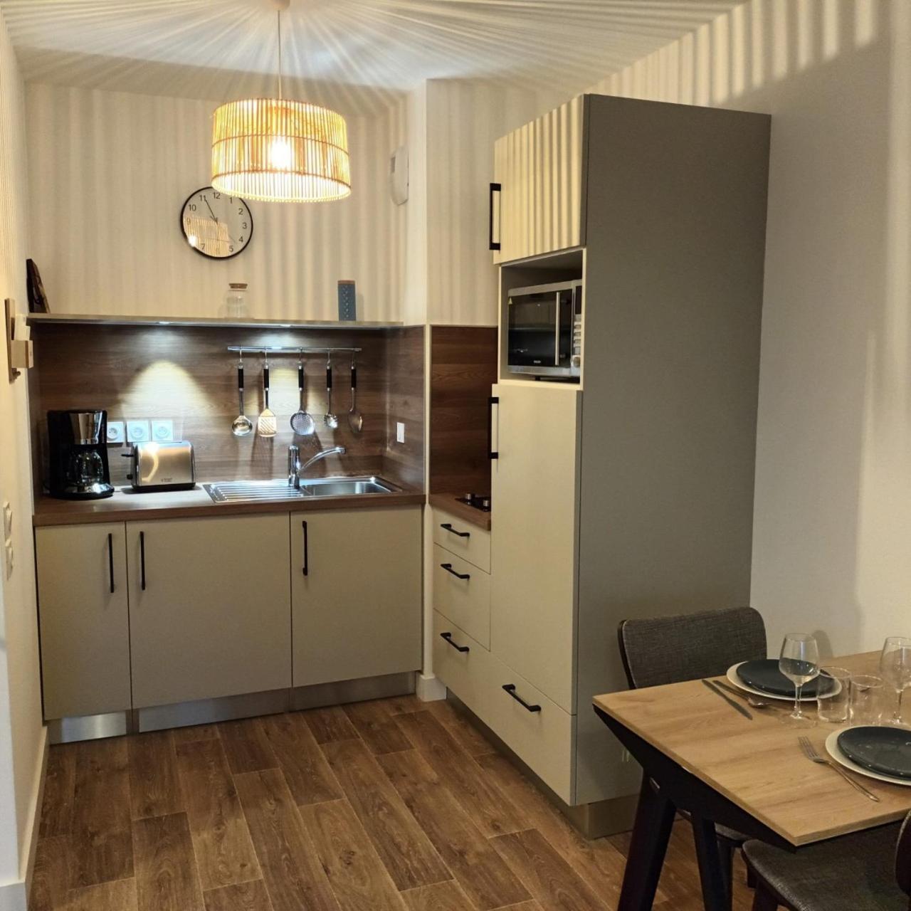 Domitys L'Oustaou Aparthotel Saint-Martin-de-Crau Eksteriør bilde